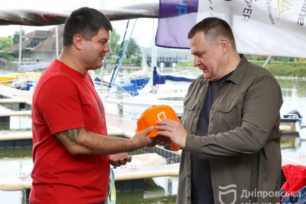 У Дніпрі на День Державного Прапора підтримали ветеранів: зустріч, нагороди та плани розвитку ветеранського простору
