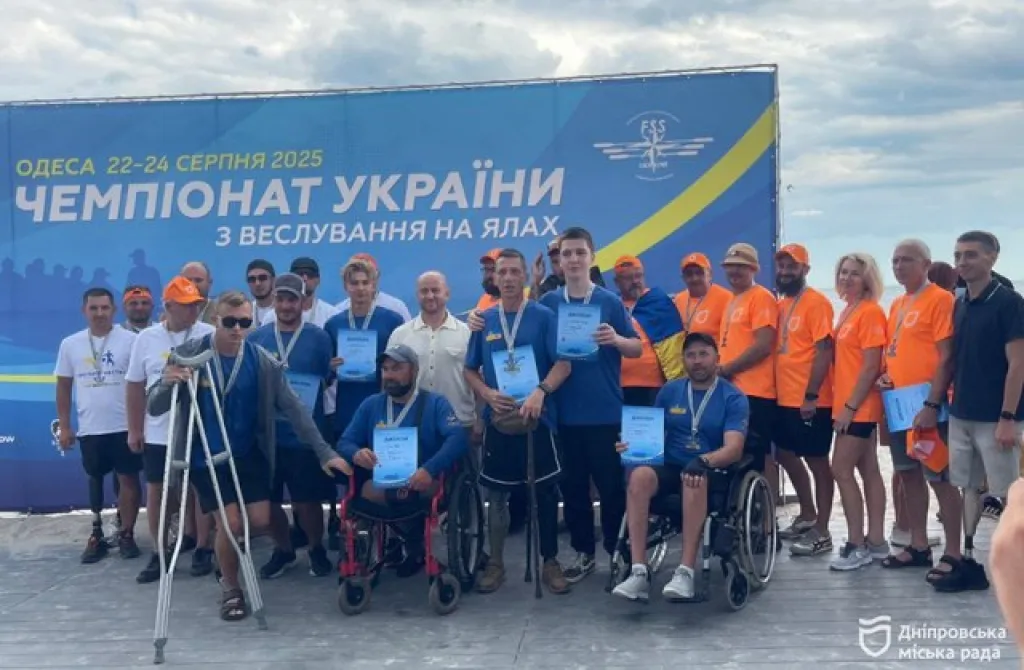 Ветеранські екіпажі з Дніпра здобули медалі на чемпіонаті України з греблі на ялах в Одесі