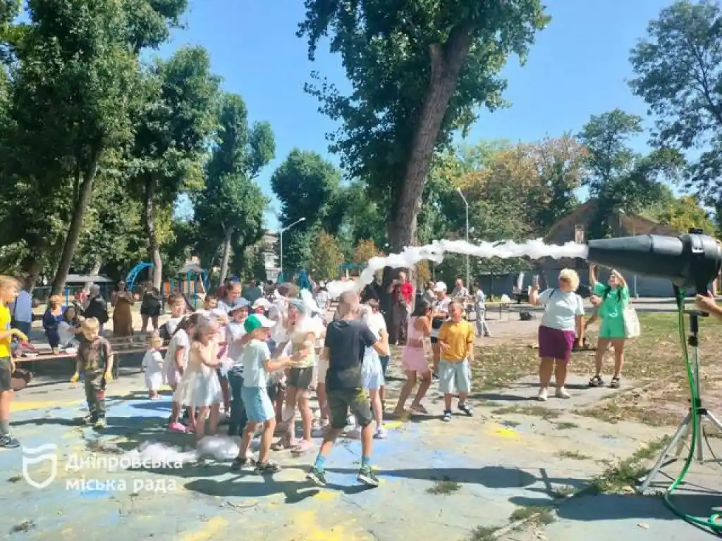 У Дніпрі для дітей ветеранів провели свято «Веселий казанок» із варениками та розвагами