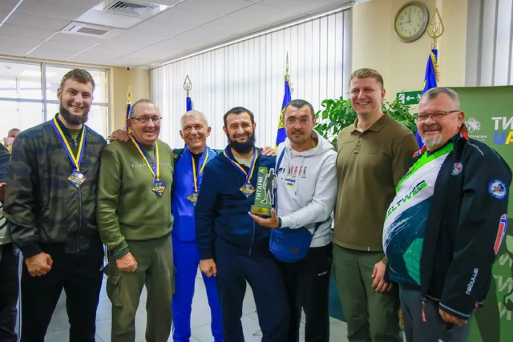 У Дніпрі відбувся турнір з плавання для ветеранів «Незламні на воді»
