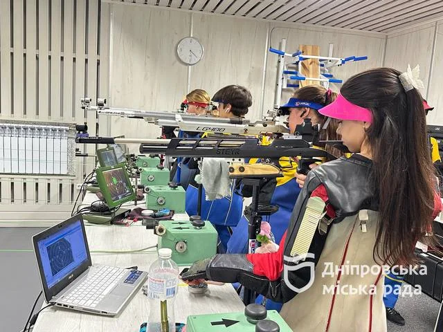 Дніпро виховує майстрів: семеро спортсменів школи ОР №1 здобули звання з кульової стрільби