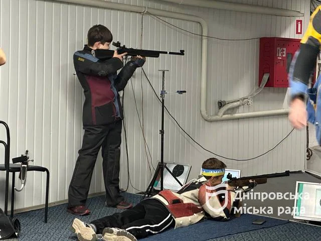 Дніпро виховує майстрів: семеро спортсменів школи ОР №1 здобули звання з кульової стрільби