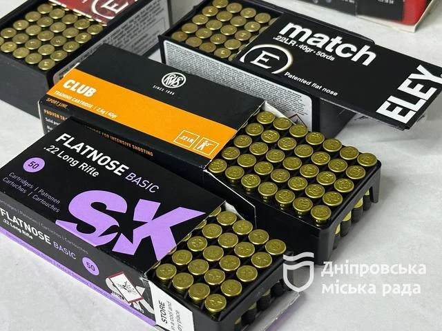Дніпро виховує майстрів: семеро спортсменів школи ОР №1 здобули звання з кульової стрільби