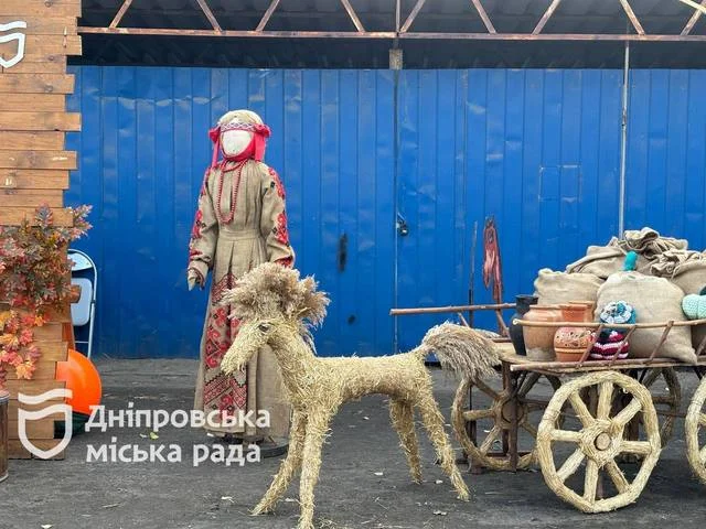 Фермери, крафтові вироби та святковий настрій: у Дніпрі тривають ярмарки вихідного дня