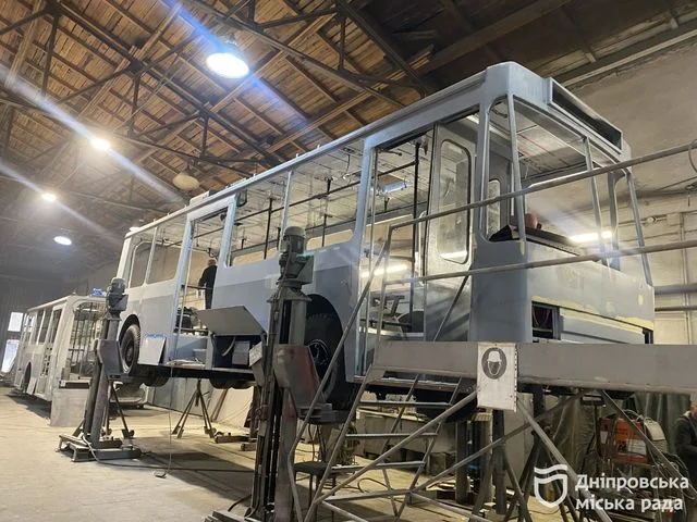 Дніпро оновлює міський електротранспорт: ремонти, нові вагони та пункти незламності