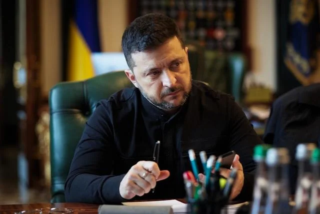 Зеленський підписав продовження воєнного стану і мобілізації до 3 лютого 2026 року