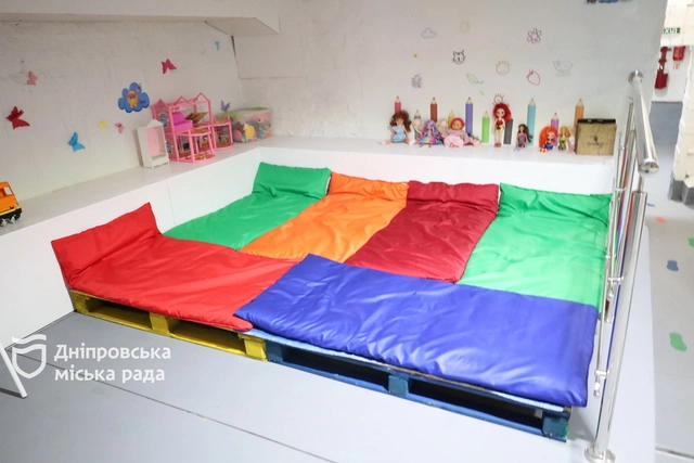 У дитсадках Дніпра продовжують облаштовувати укриття для безпечного навчання дітей