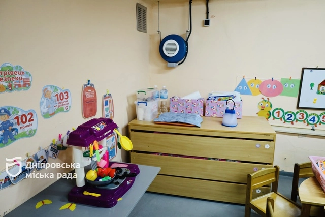 У дитсадках Дніпра продовжують облаштовувати укриття для безпечного навчання дітей