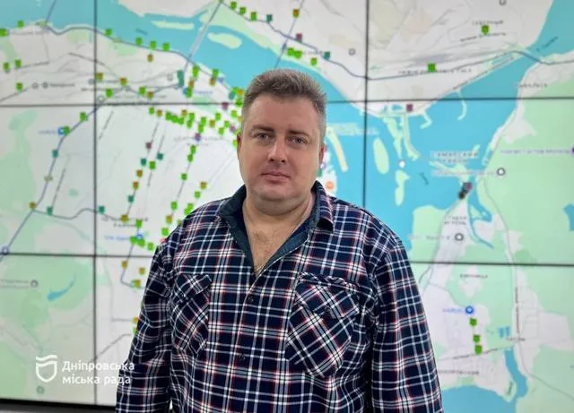 Затяжні відключення світла в Дніпрі спричиняють збої в роботі світлофорів: що пояснюють фахівці