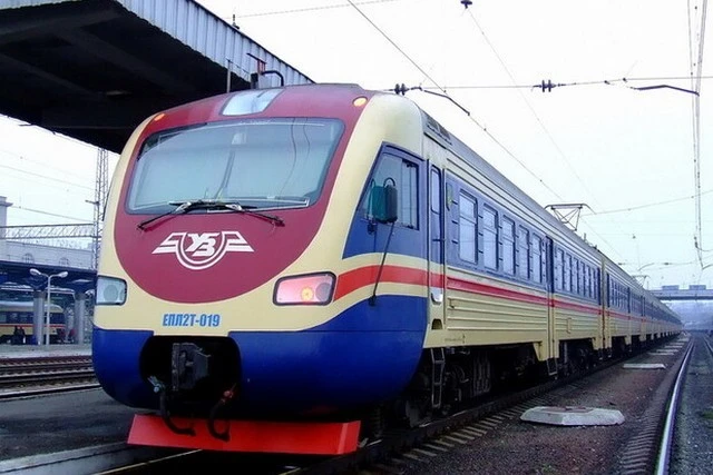 Укрзалізниця відкрила онлайн-продаж квитків на приміські поїзди