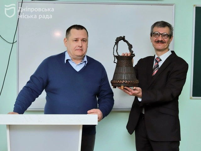 Філатов провів відкриту лекцію про співпрацю Дніпра з Осакою та «феномен Японії»