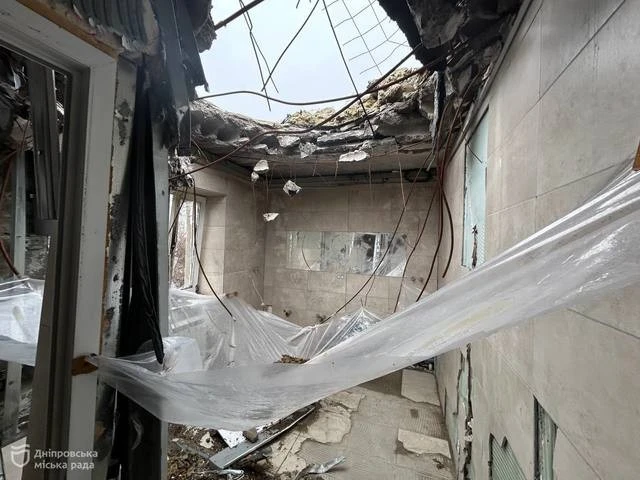 Міжнародні партнери допомагають Дніпру відбудовувати будинки після ракетних ударів