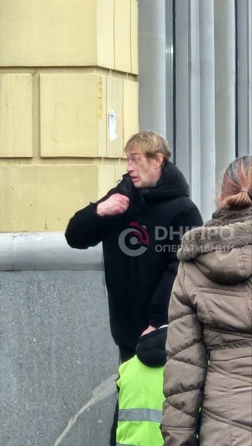 У центрі Дніпра побили військовослужбовця: перехожі затримали нападника до приїзду поліції