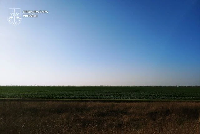 Підроблені рішення суду не спрацювали: громада на Дніпропетровщині повернула 17 гектарів землі