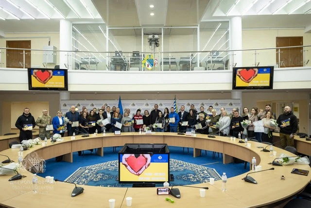 Сила єдності у дії: на Дніпропетровщині відзначили волонтерів державними нагородами