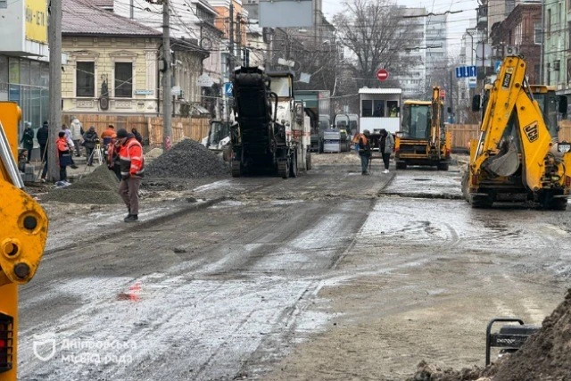 Центр Дніпра оновлюють після ремонту зливової каналізації: що вже зробили і що далі