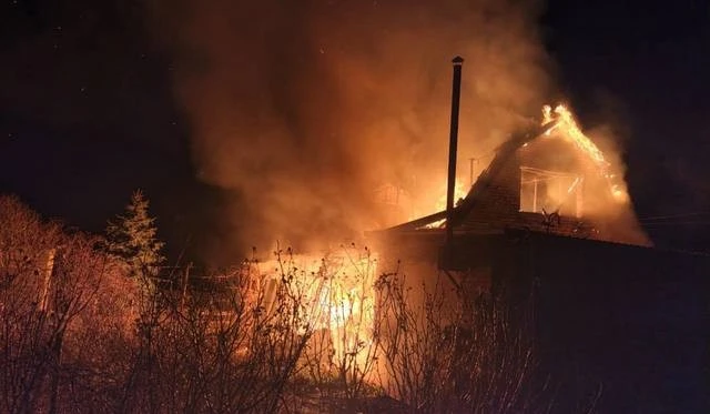 Нічні атаки на Дніпропетровщину: три райони постраждали від обстрілів