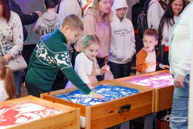 Дніпро дарує дітям захисників справжнє різдвяне диво