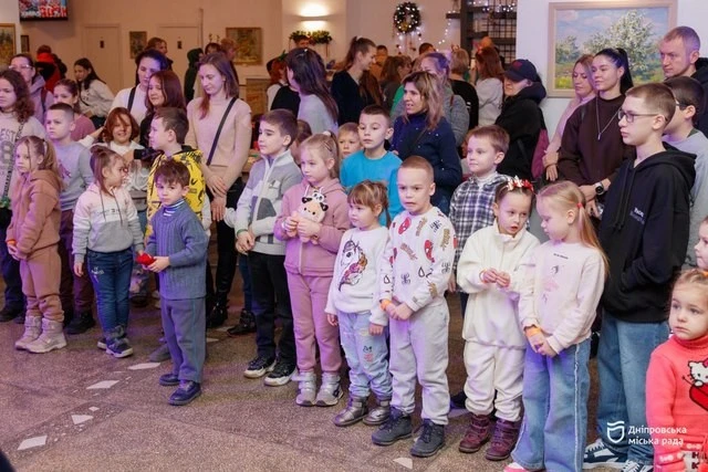 Дніпро дарує дітям захисників справжнє різдвяне диво