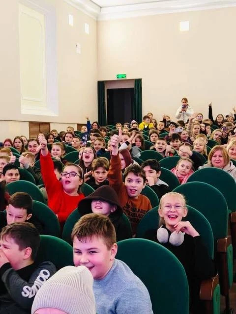 Дніпро відзначив героя на чотирьох лапах: прем’єра вистави про Патрона