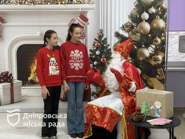 Бібліотека як простір свята: у Дніпрі запрацювала «Фабрика чудес» для всієї родини