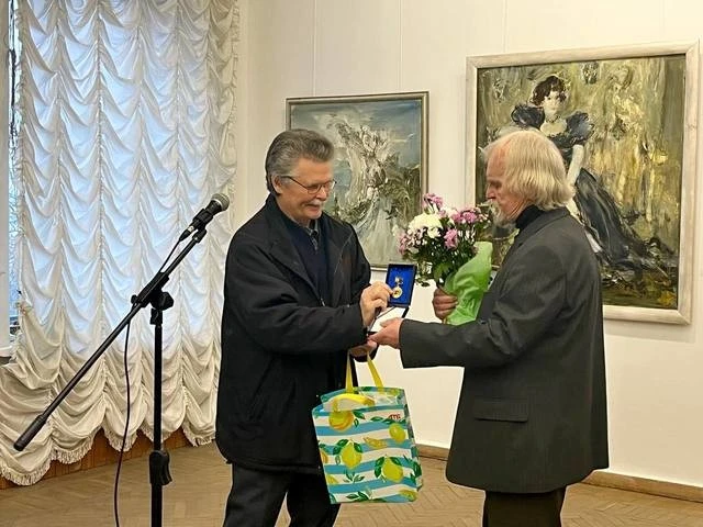 Діалог із десятиліттями: у Дніпрі відкрили велику ретроспективу Леоніда Антонюка
