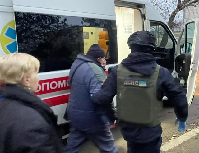 Вечірні обстріли Нікопольщини – поранені люди і зруйновані домівки
