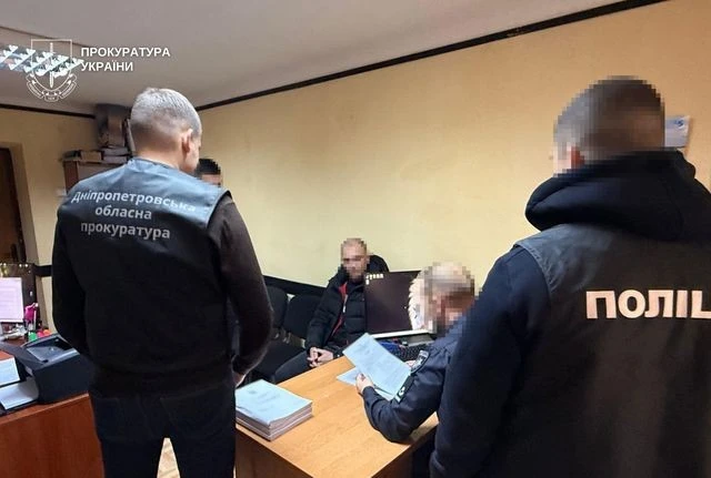 Завищені ціни на вікна і двері: у Дніпрі викрили схему розкрадання коштів на відновленні житла