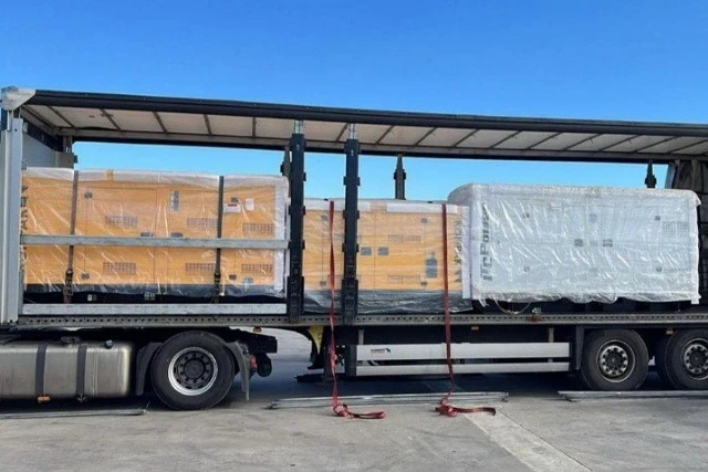 Німеччина передала Дніпропетровщині потужні генератори та резервуари для води