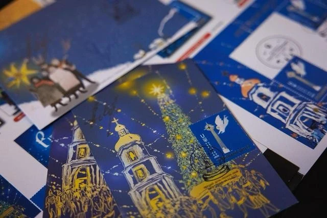 Укрпошта завершила рік різдвяною маркою про «ангелів світла»