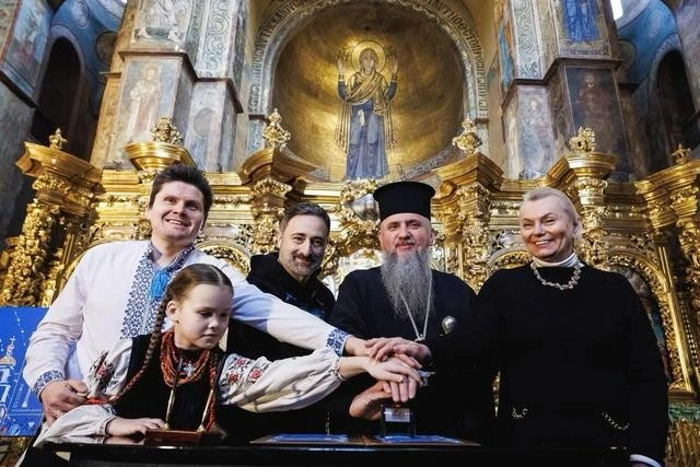 Укрпошта завершила рік різдвяною маркою про «ангелів світла»
