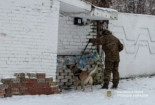 Американський благодійник побачив результат: у Дніпрі показали собак та техніку, подаровані поліції