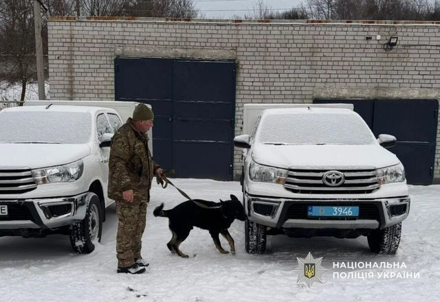Американський благодійник побачив результат: у Дніпрі показали собак та техніку, подаровані поліції