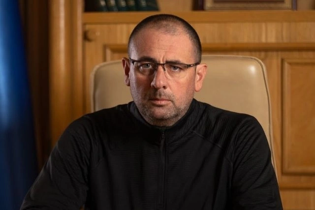 Нова хвиля атак дронів на Дніпропетровщині: постраждали будинки та медустанова