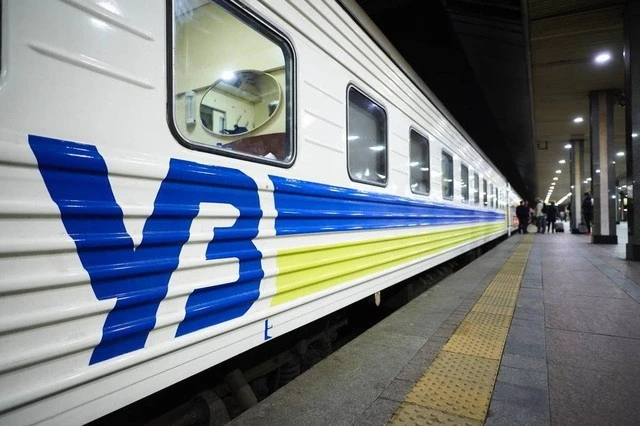 Укрзалізниця потрапила в скандал через штучний дефіцит квитків на міжнародні поїзди
