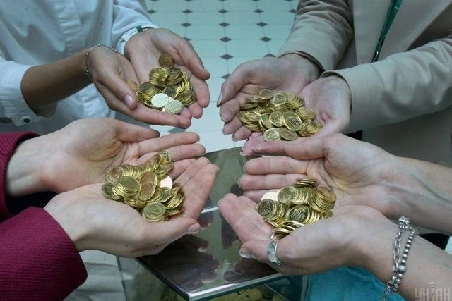 НБУ представляє золоту версію монети на честь Архангела Михаїла