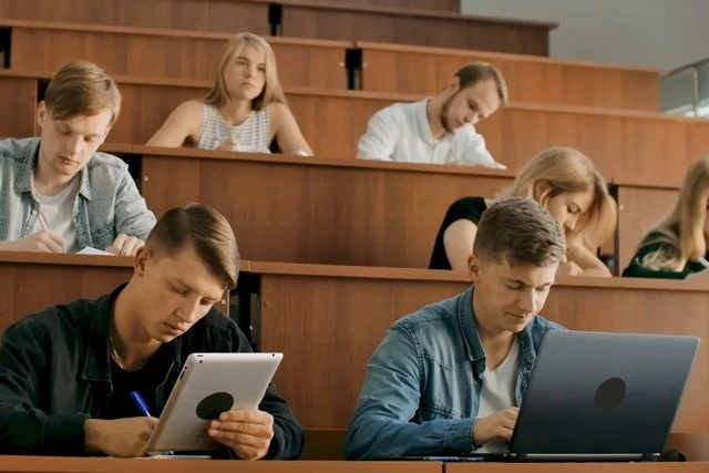 Масові відрахування у вузах: студентів карають за відсутність на парах під час мобілізації