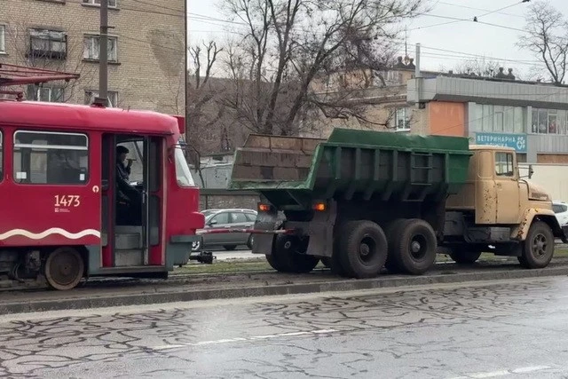 Транспорт Дніпра під час блекауту: місто перейшло в режим надзвичайної роботи