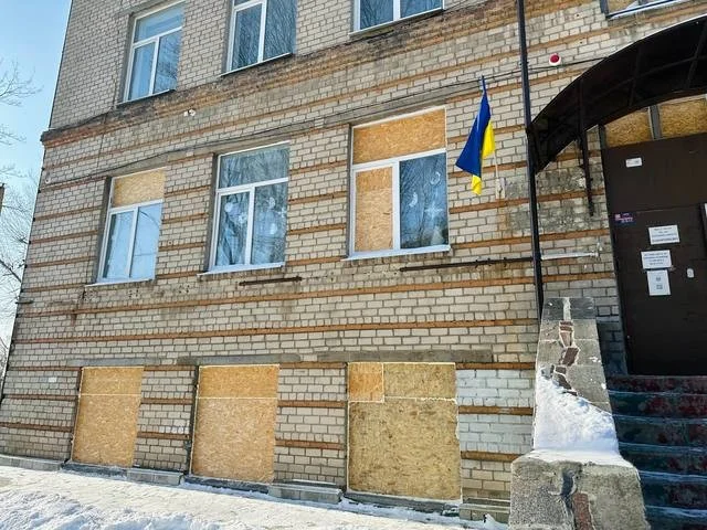 Відновлення життя: у гімназії №20 Дніпра тривають масштабні ремонтні роботи після ракетної атаки