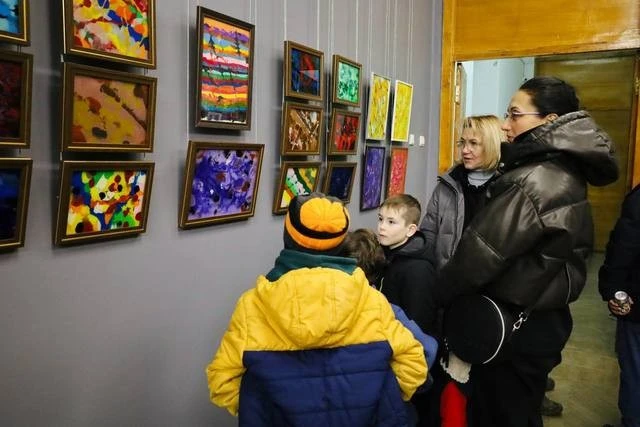 Мистецтво на межі світів: у Дніпрі відкрилася виставка художника-воїна