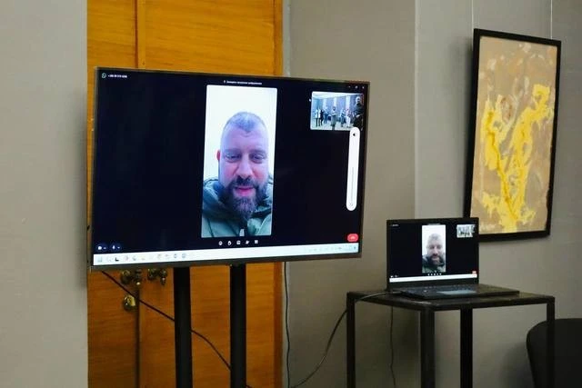 Мистецтво на межі світів: у Дніпрі відкрилася виставка художника-воїна