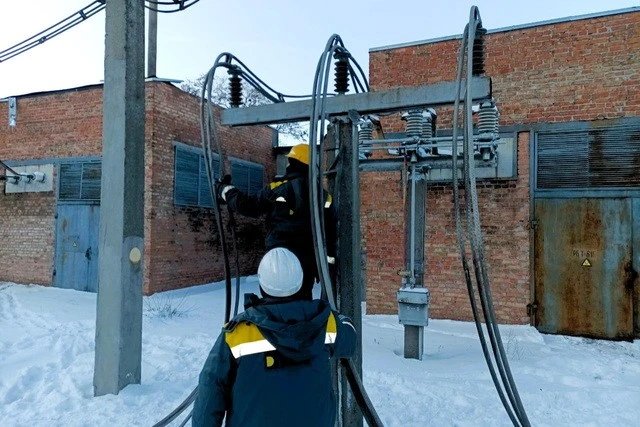 Енергетики Дніпропетровщини повернули світло майже 192 тисячам родин за тиждень
