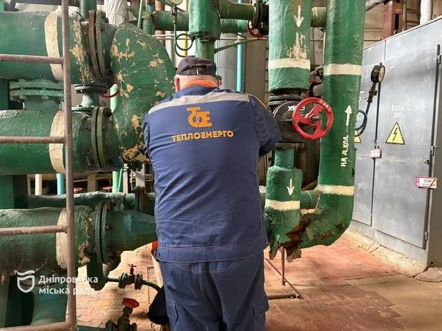 Дніпро тримає тепло: комунальники щодня борються за стабільність опалення