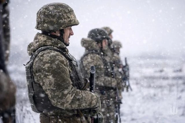 Військові контракти для чоловіків 60+: новий крок під час воєнного стану