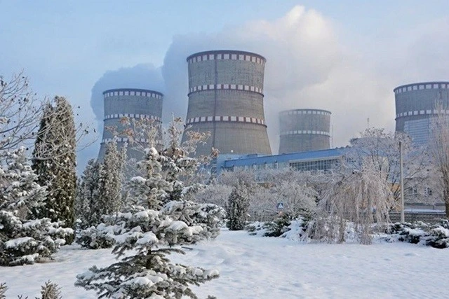 Українські атомні електростанції швидко відновлюють роботу після масованих атак