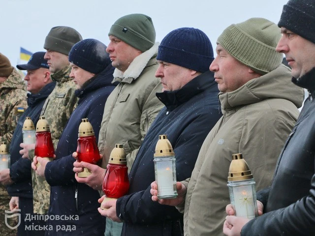 Ранок пам’яті та незламності: у Дніпрі вшанували загиблих оборонців України