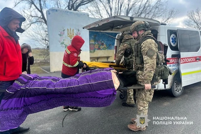 Лівобережжя Дніпра оновлюють: місто планує замінити старі лавки на нові