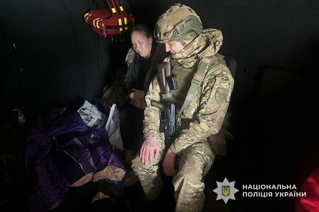 Лівобережжя Дніпра оновлюють: місто планує замінити старі лавки на нові
