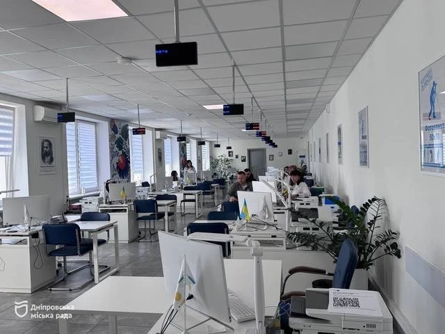 У Дніпрі створили енергонезалежний «Прозорий офіс» із сонячною електростанцією та системами накопичення