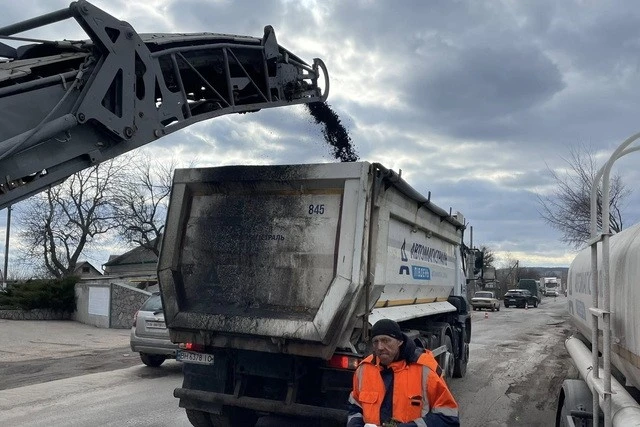 У Дніпропетровській області розпочали ремонт ключових автошляхів